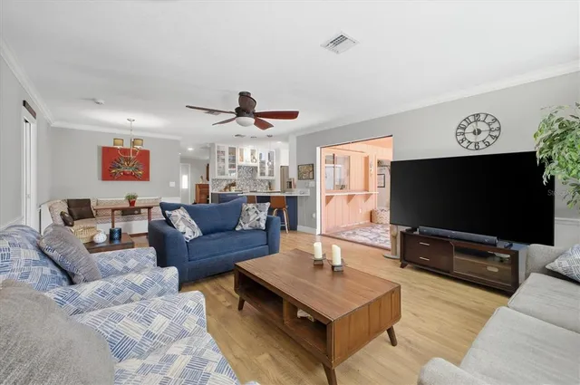 $695,000 | 1221 Schooner Lane, Venice, FL 34285