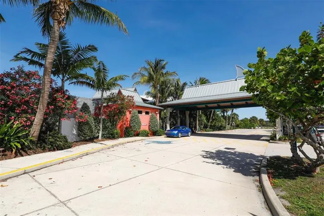 $695,000 | 1221 Schooner Lane, Venice, FL 34285