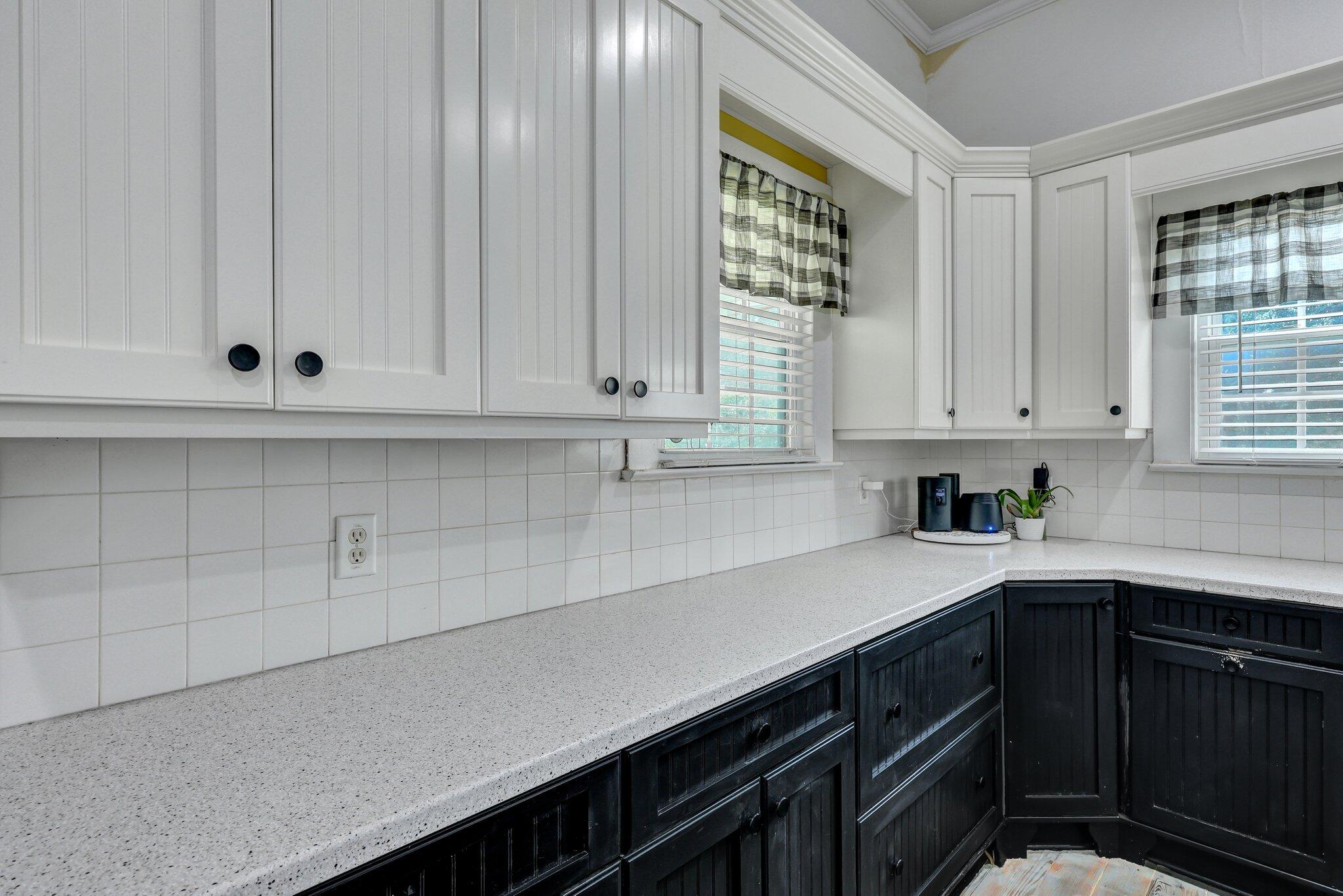 242 Weathers Farm Road Bowman, SC 29018 - Photo 21 of 44 Two-Tone Cabinetry