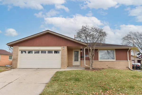 $230,000 | 8115 West Acacia Street, Milwaukee, WI 53223
