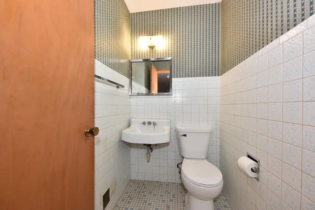 $250,000 | 8115 West Acacia Street, Milwaukee, WI 53223