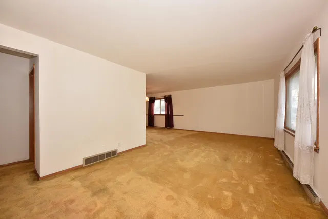 $250,000 | 8115 West Acacia Street, Milwaukee, WI 53223