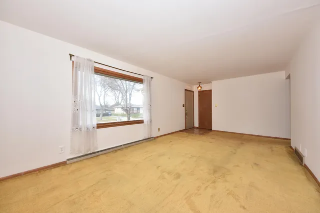 $250,000 | 8115 West Acacia Street, Milwaukee, WI 53223