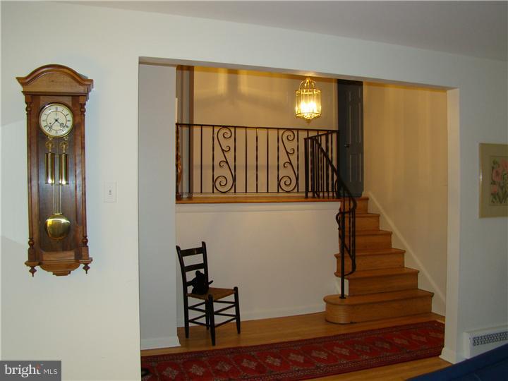 706 West Valley Road Wayne, PA 19087 - Photo 3 of 25 Foyer