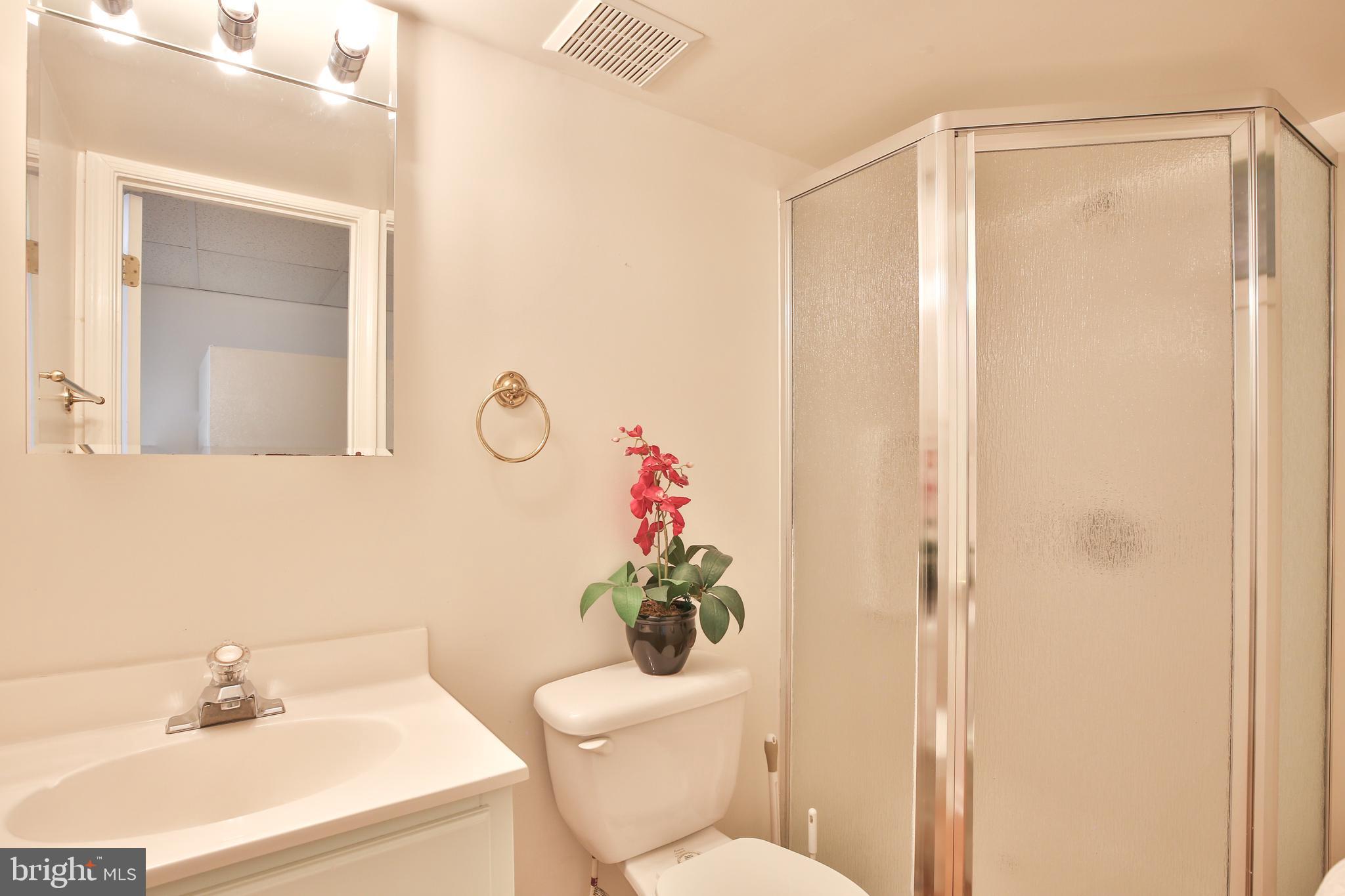 9913 Manet Road Burke, VA 22015 - Photo 25 of 41 Gallery Image 25