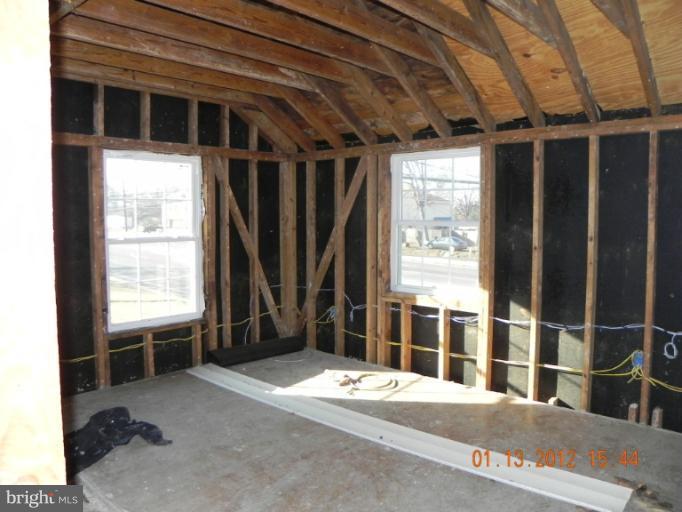 6913 Annapolis Road Hyattsville, MD 20784 - Photo 11 of 14 Bedroom 1