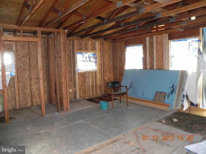 6913 Annapolis Road Hyattsville, MD 20784 - Photo 12 of 14 Living Room 2