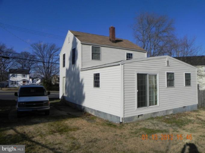 Exterior (Rear)