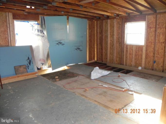 6913 Annapolis Road Hyattsville, MD 20784 - Photo 9 of 14 Living Room 1