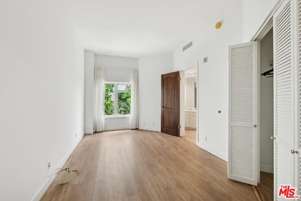 a view of livingroom with hardwood