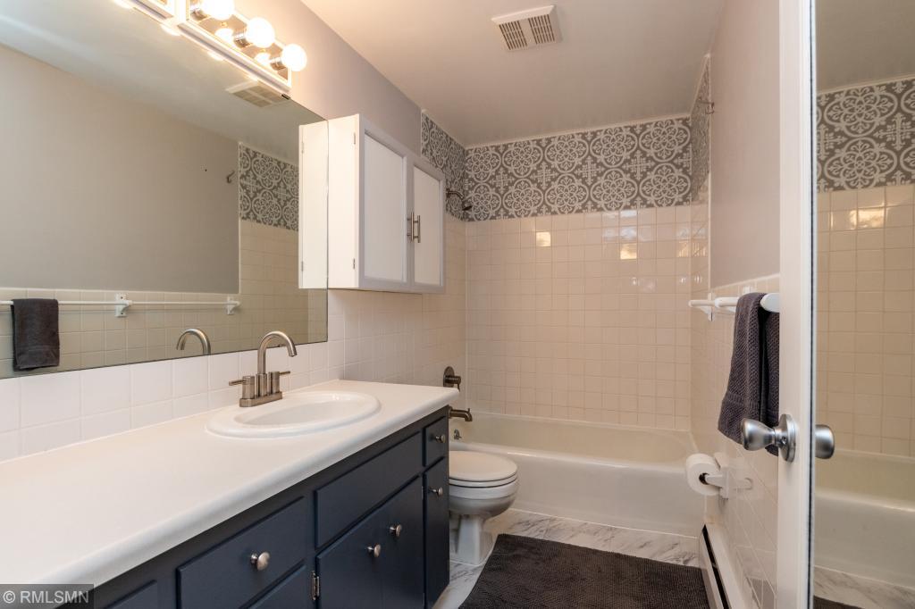861 13 1/2 Street Southeast Rochester, MN 55904 - Photo 12 of 27 Gallery Image 12