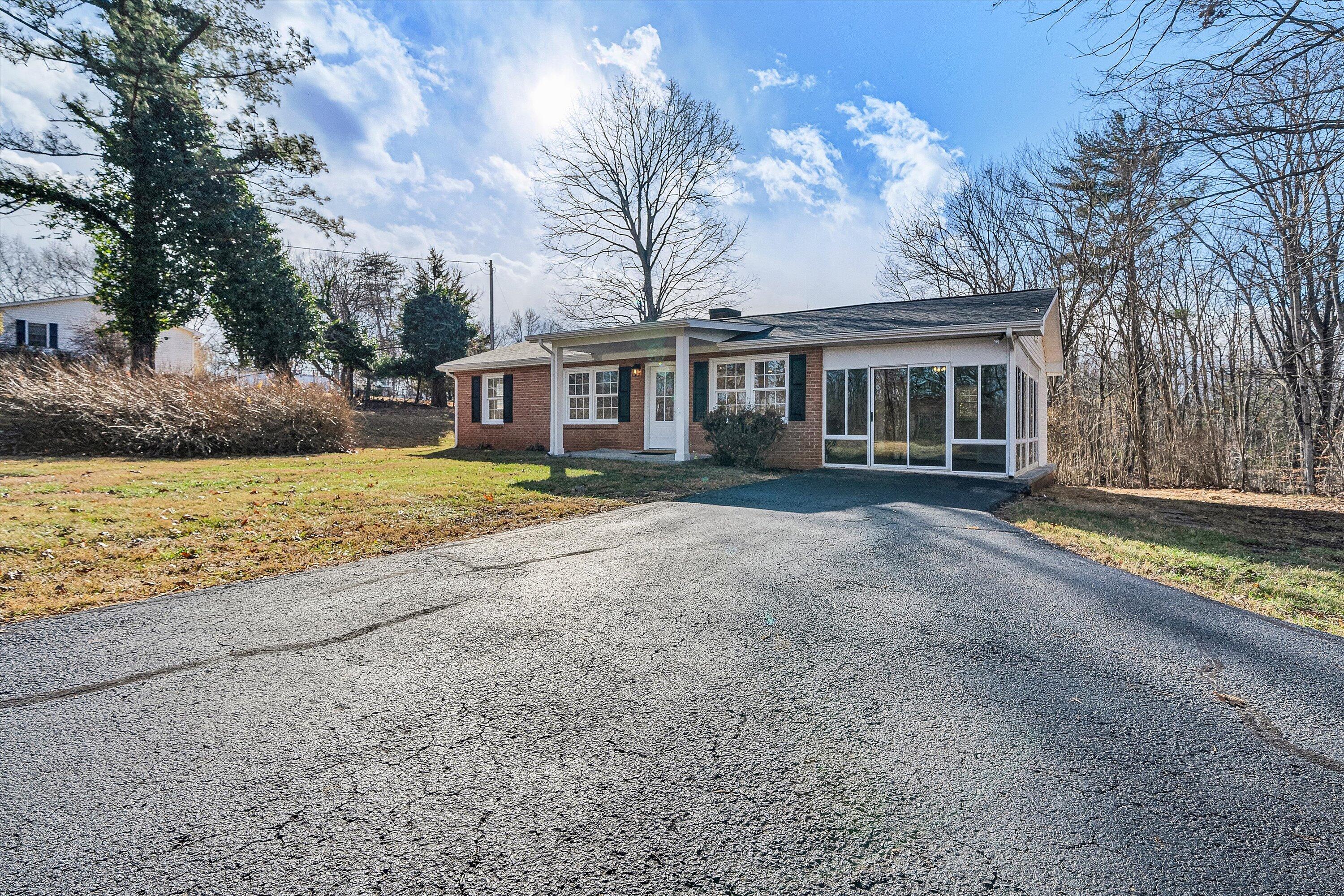 4883 Edwardsville Road Hardy, VA 24101 - Photo 4 of 32 front view of a house with a yard