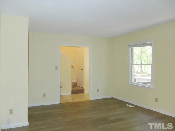 $1,995 | 101 Martha Lane, Chapel Hill, NC 27514