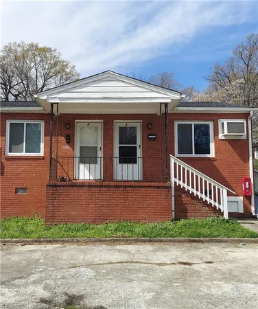 $875 | 610 Hawthorne Avenue, Unit B, High Point, NC 27262