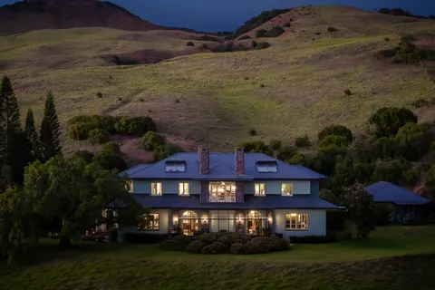 $5,900,000 | 65-1508 Kawaihae Road, Kamuela, HI 96743