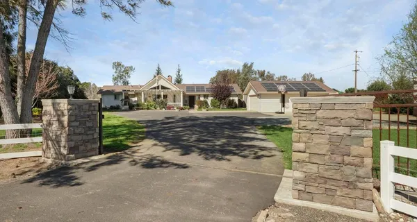 $925,000 | 2539 East Woodson Road, Acampo, CA 95220