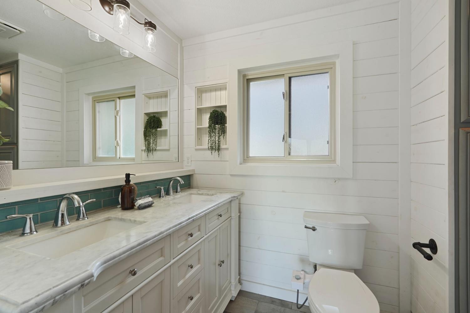 2539 East Woodson Road Acampo, CA 95220 - Photo 19 of 38