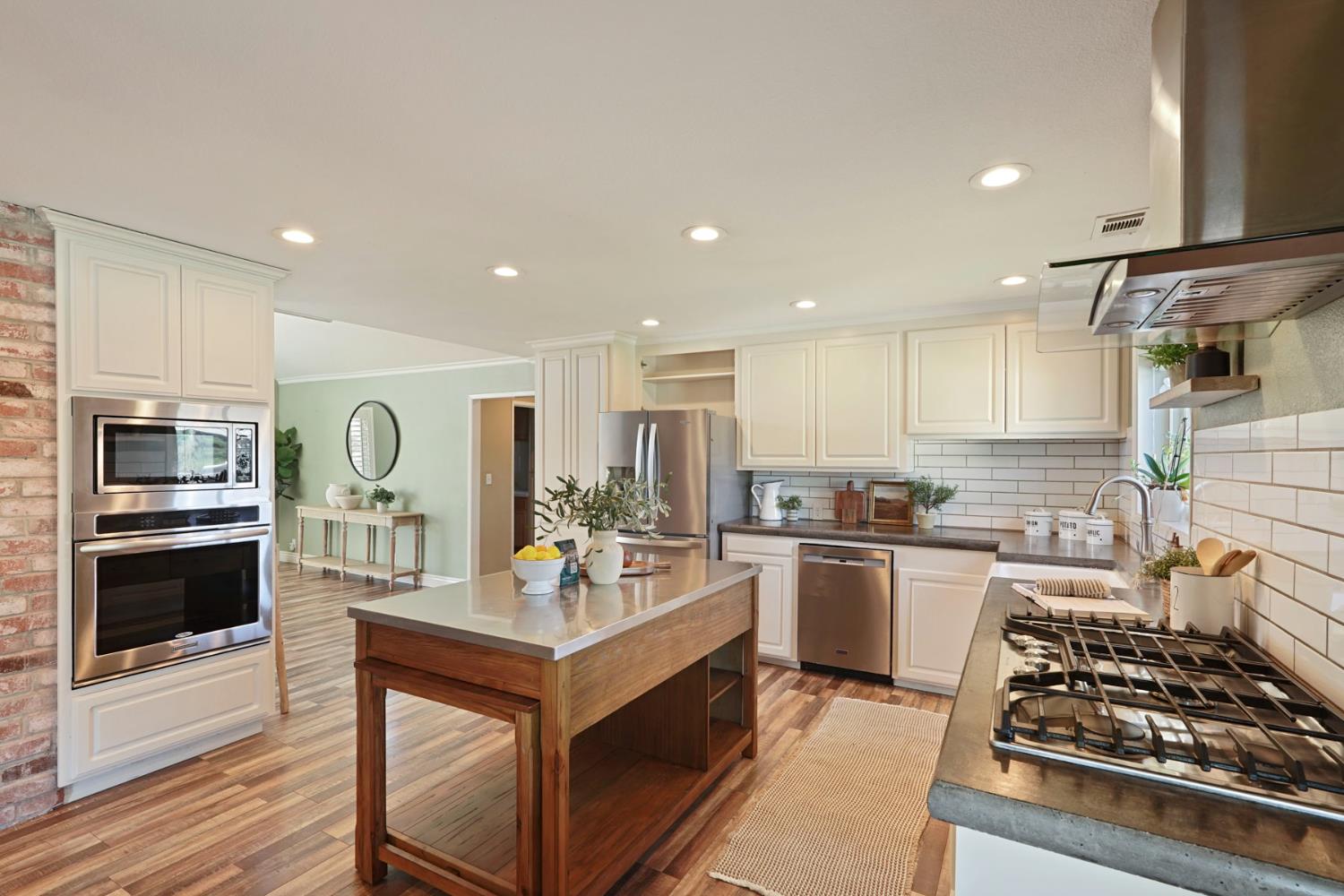 2539 East Woodson Road Acampo, CA 95220 - Photo 10 of 38