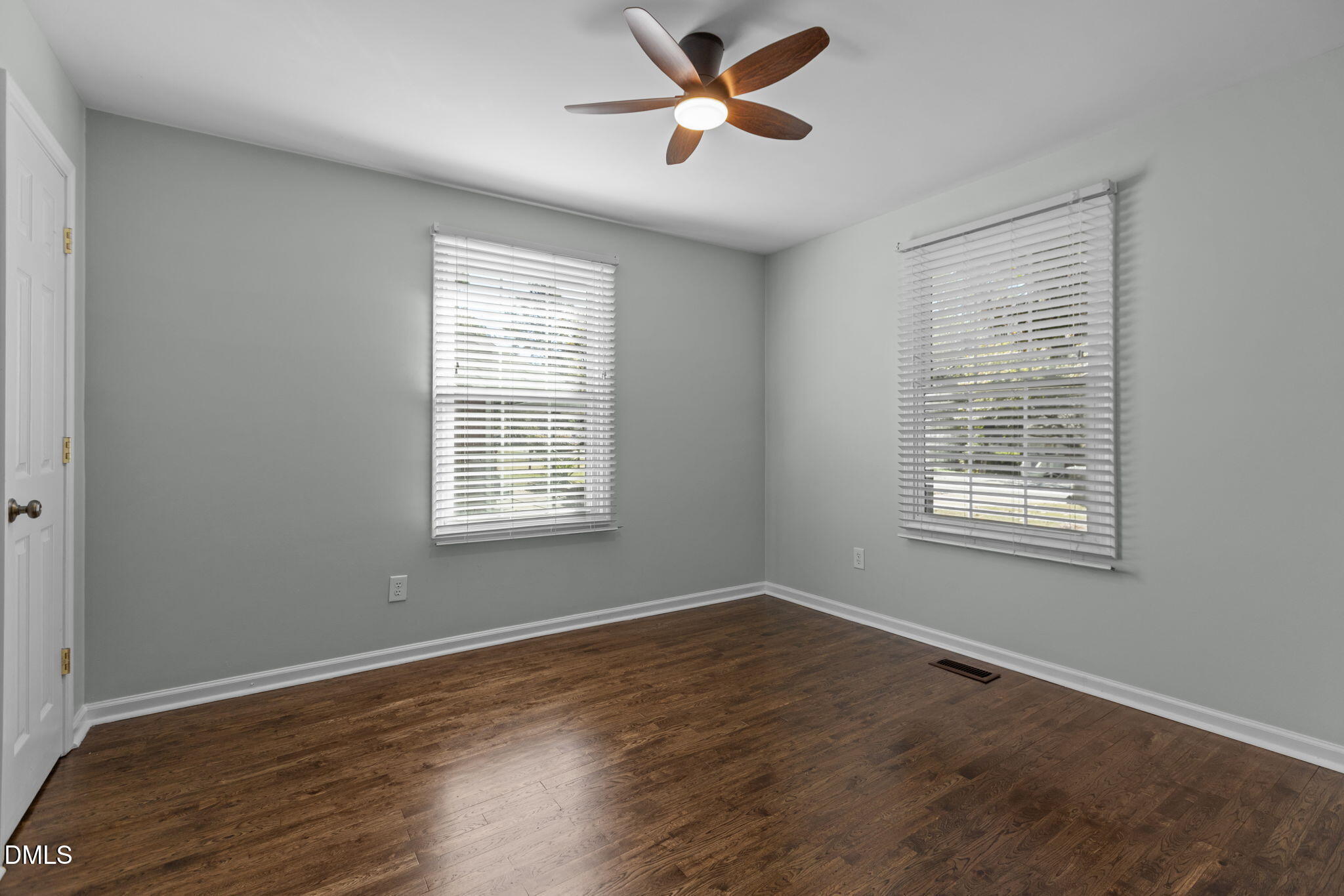 2425 Derby Drive Raleigh, NC 27610 - Photo 7 of 14 17-web-or-mls-2N6A2703