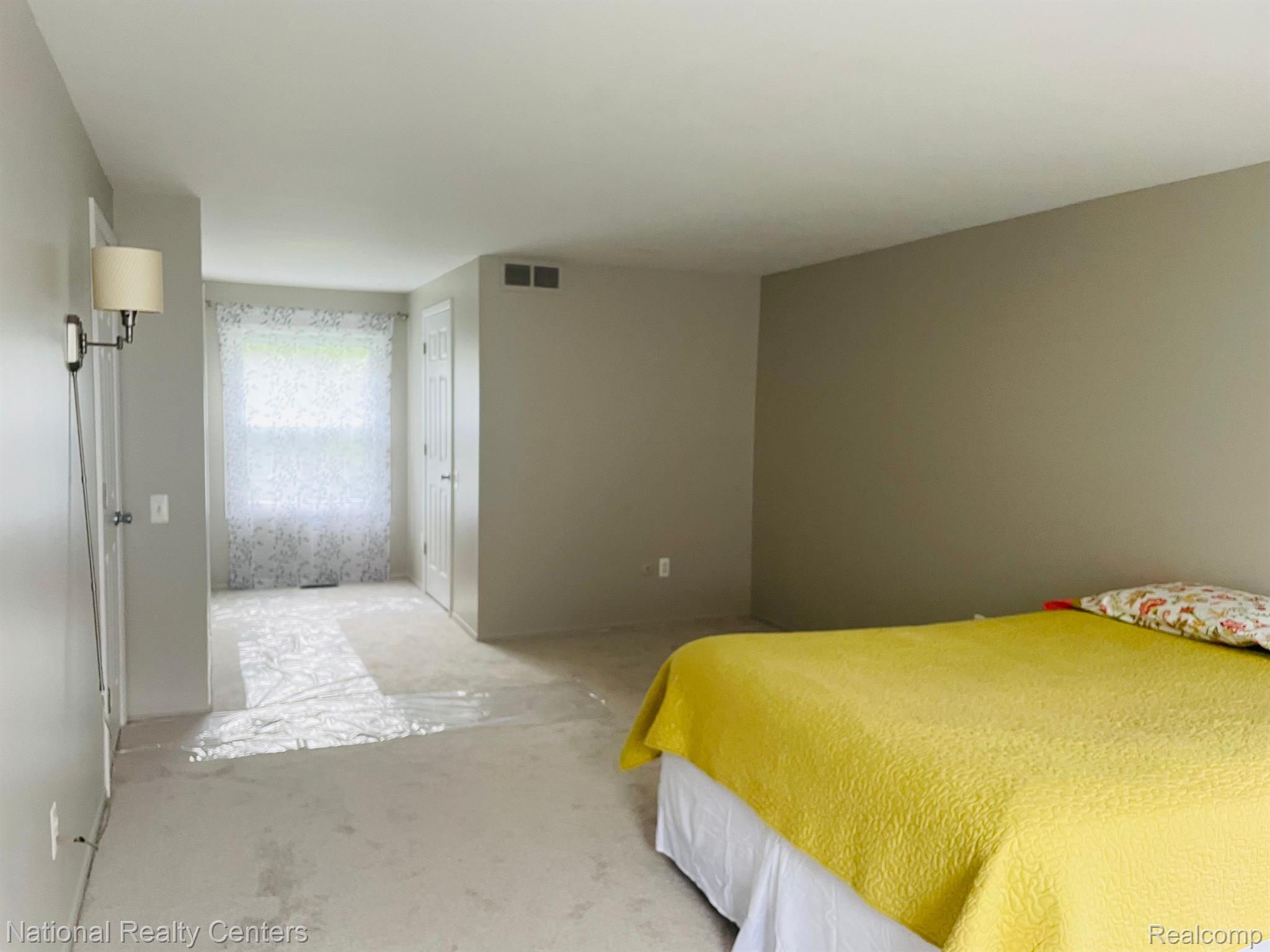 886 Aspen Drive Rochester, MI 48307 - Photo 29 of 32 Primary Bedroom
