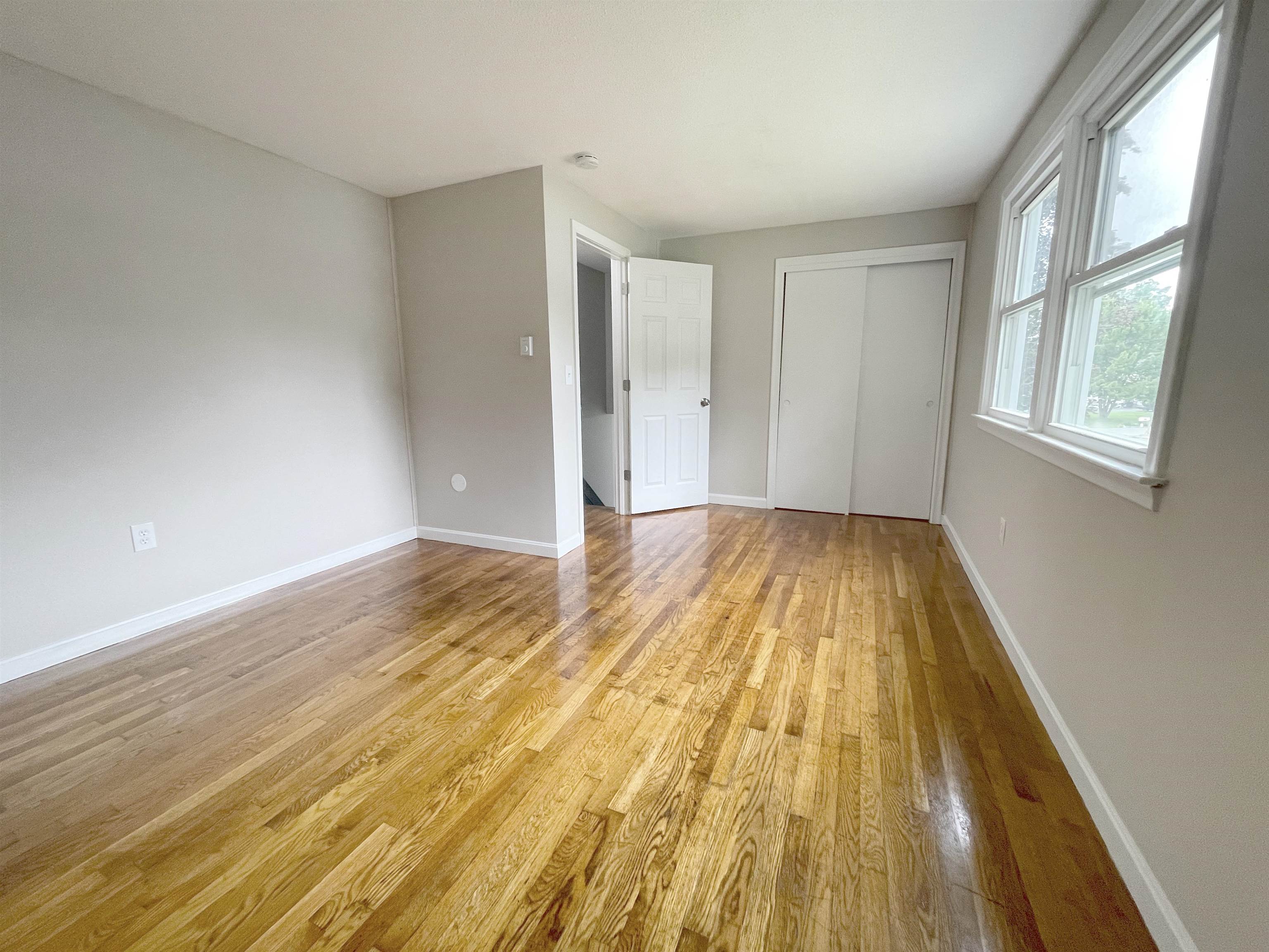 79 Bryant Road Manchester, NH 03109 - Photo 14 of 37
