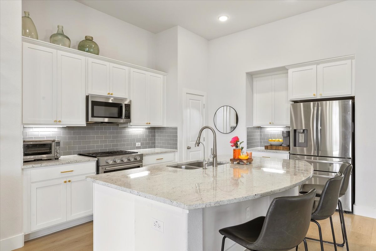 132 Emerald Garden Road San Marcos, TX 78666 - Photo 9 of 38