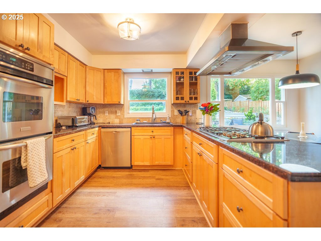 6220 Southwest Spruce Avenue Beaverton, OR 97005 - Photo 11 of 48