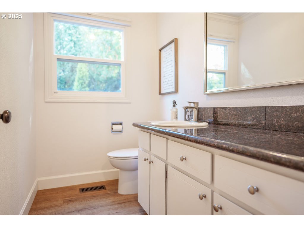 6220 Southwest Spruce Avenue Beaverton, OR 97005 - Photo 29 of 48