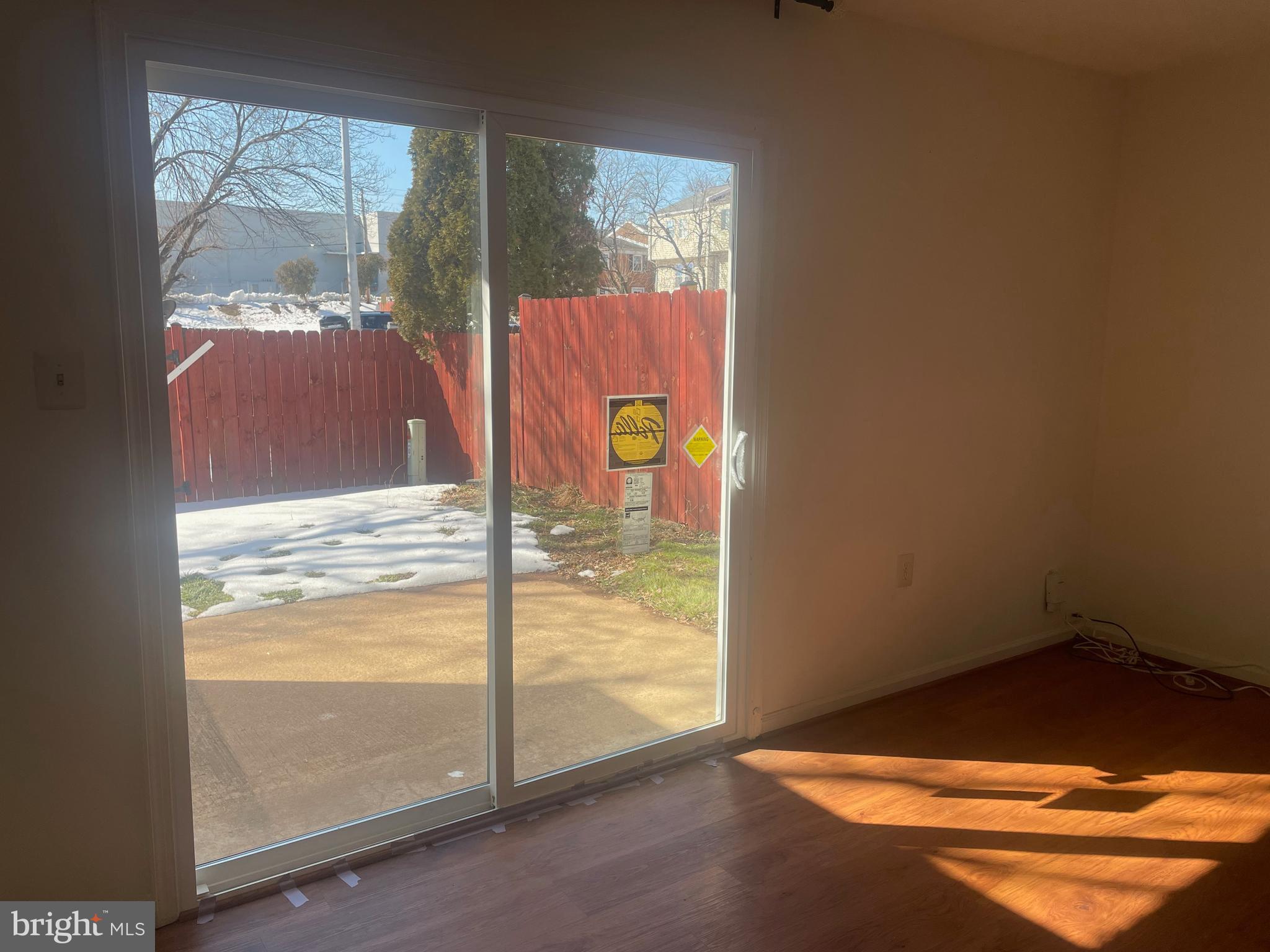 10177 Irongate Way Manassas, VA 20109 - Photo 21 of 25 a view of an empty room and window