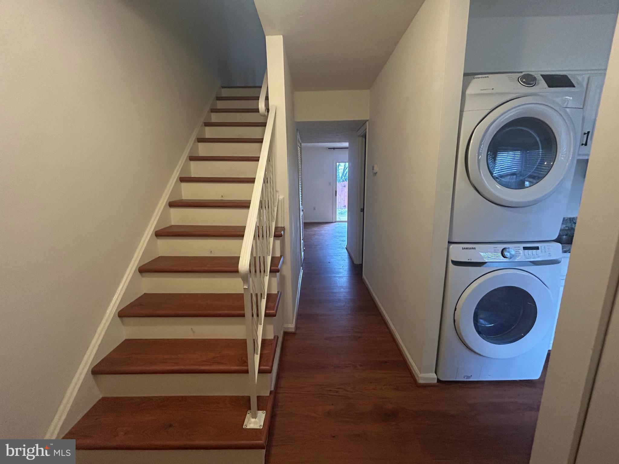 10177 Irongate Way Manassas, VA 20109 - Photo 6 of 25 a view of entryway with wooden floor