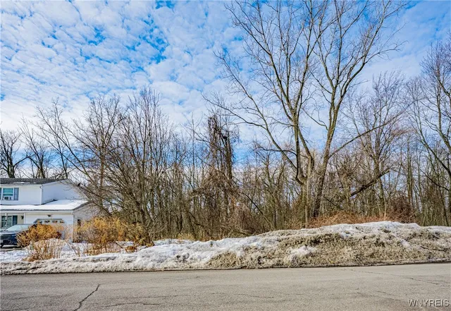 $7,000 | 99 Passaic Avenue, Lockport City, NY 14094