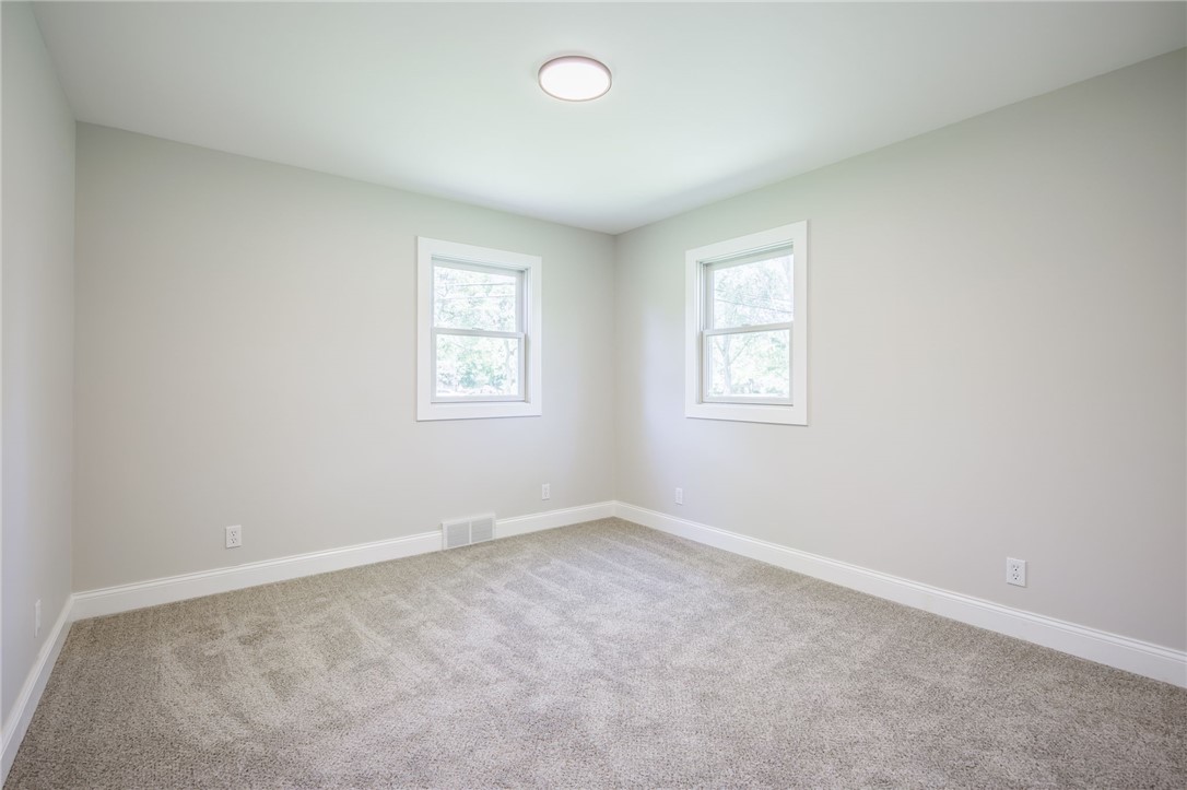 249 Dickinson Road Webster, NY 14580 - Photo 34 of 45