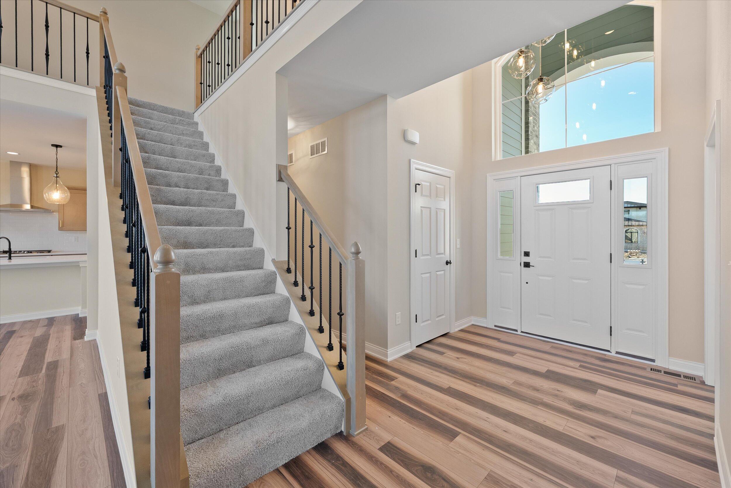 4660 Fenley Way Brookfield, WI 53045 - Photo 13 of 53 13-Foyer