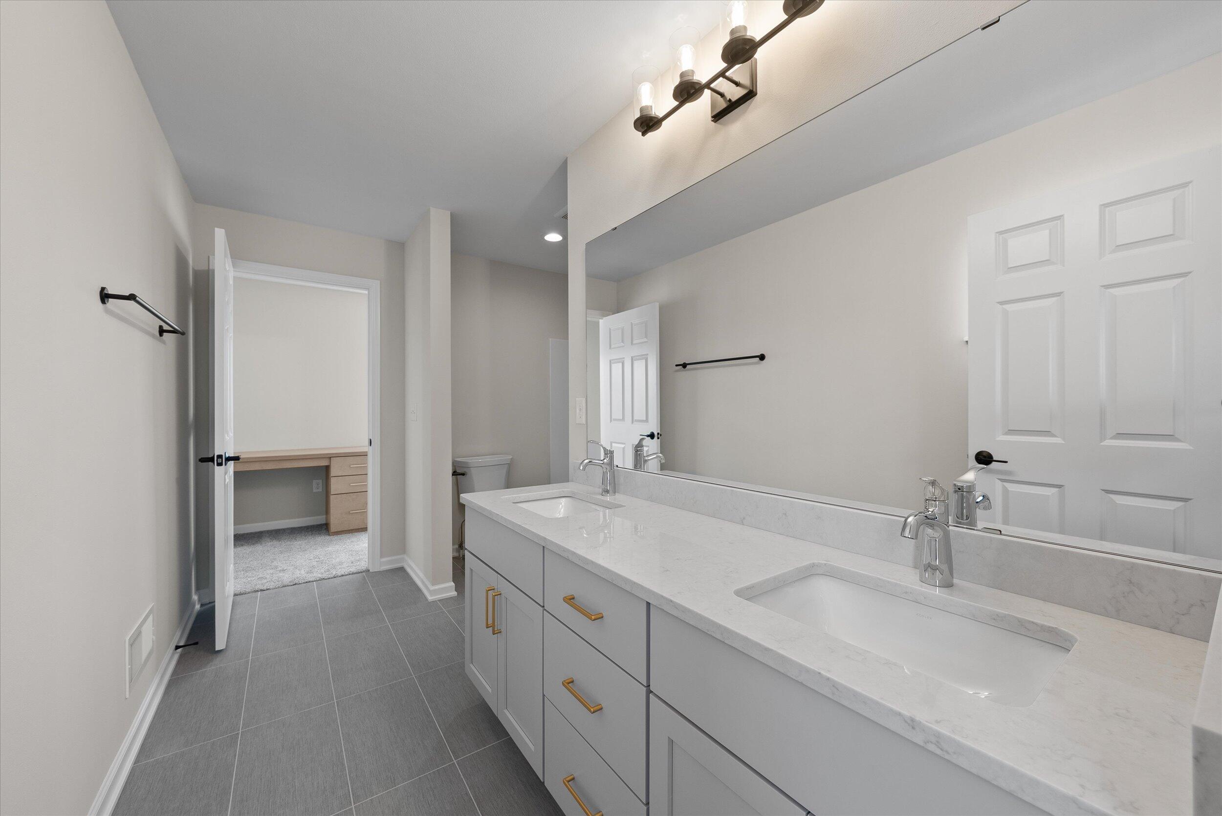 4660 Fenley Way Brookfield, WI 53045 - Photo 23 of 53 23-Bathroom