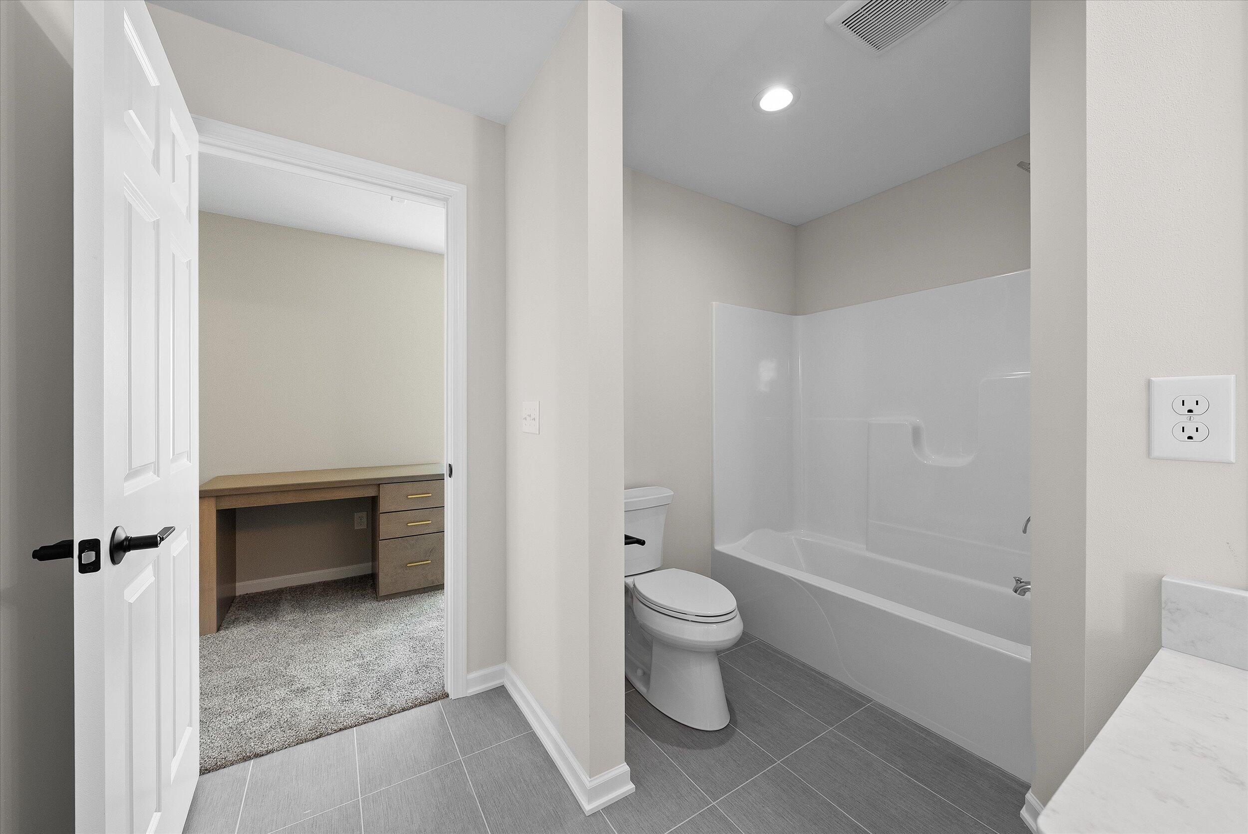 4660 Fenley Way Brookfield, WI 53045 - Photo 24 of 53 24-Bathroom