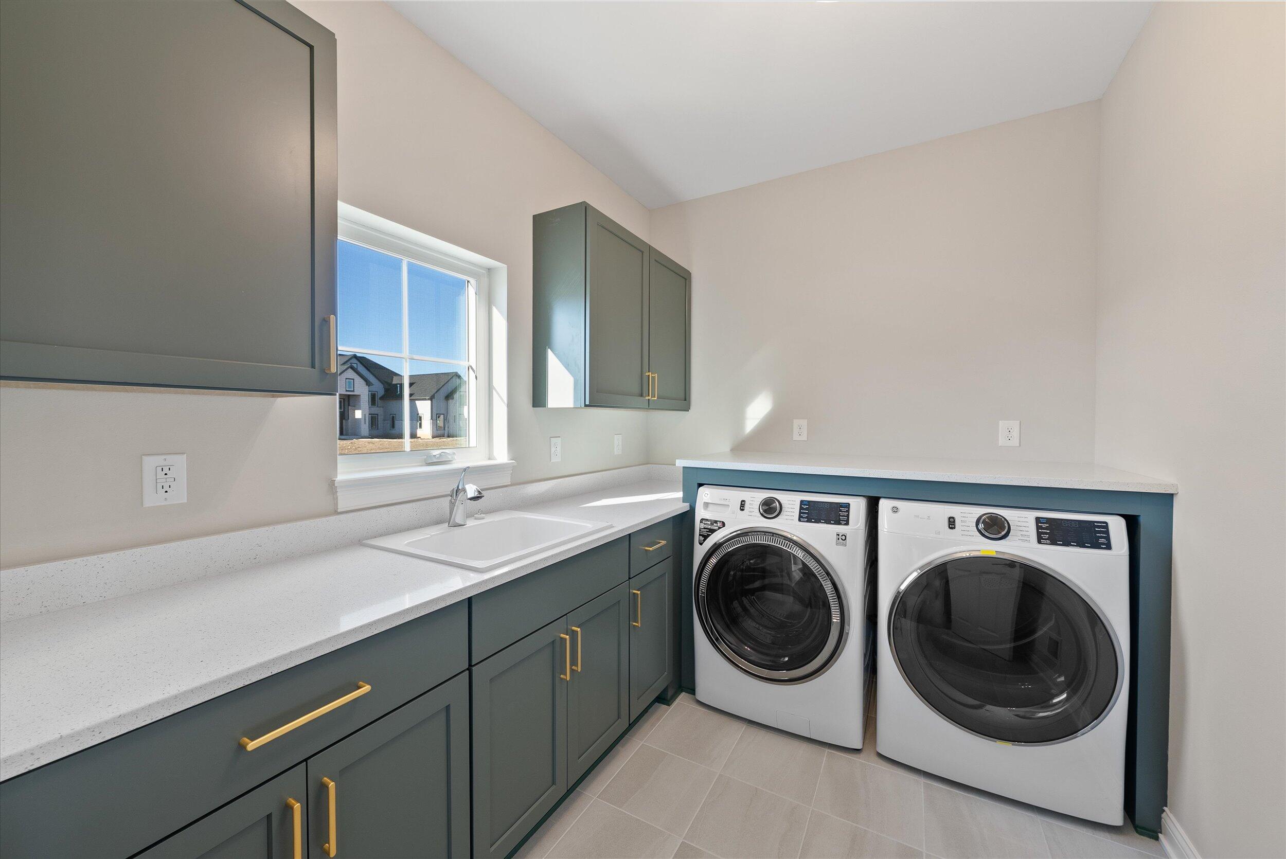 4660 Fenley Way Brookfield, WI 53045 - Photo 35 of 53 35-Laundry Room