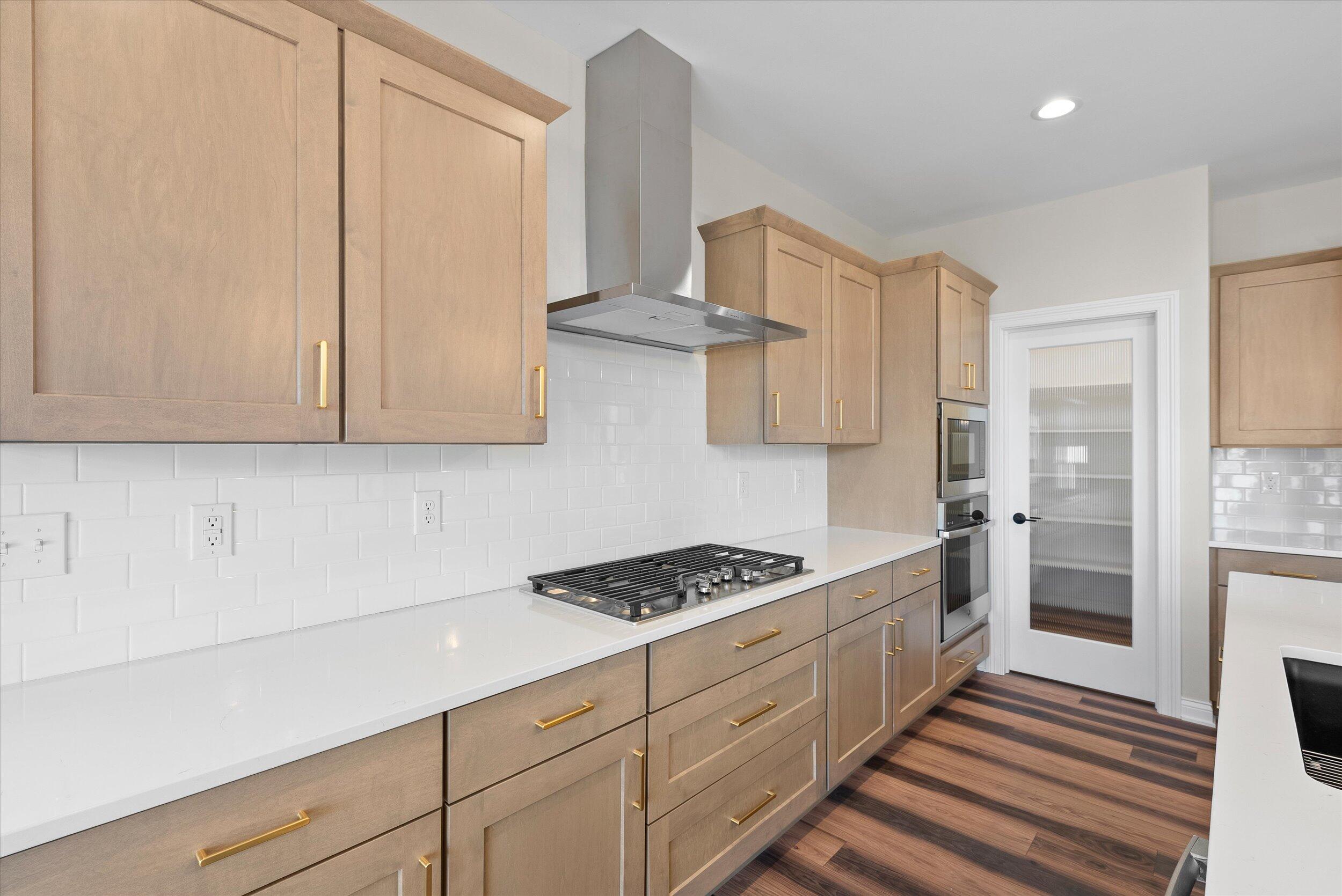 4660 Fenley Way Brookfield, WI 53045 - Photo 6 of 53 06-Kitchen