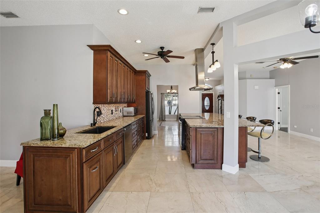 1424 Ridge Shore Drive Tarpon Springs, FL 34689 - Photo 15 of 59