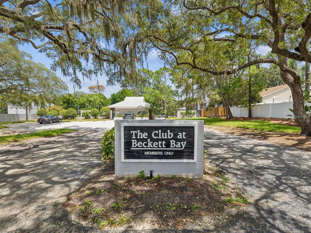 1424 Ridge Shore Drive Tarpon Springs, FL 34689 - Photo 49 of 59