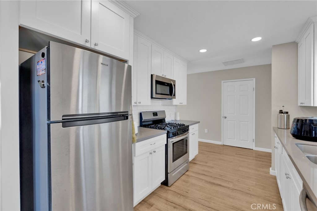 581 Starlight Street Barstow, CA 92311 - Photo 11 of 36