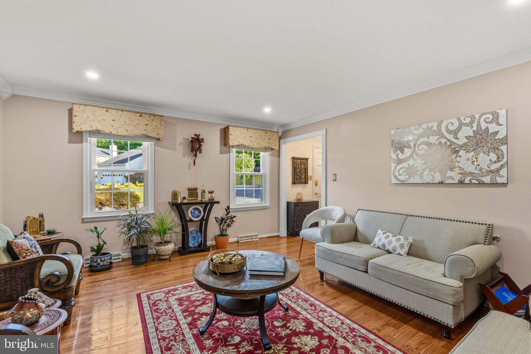 8715 Shadowlake Way Springfield, VA 22153 - Photo 8 of 36 Gallery Image 8
