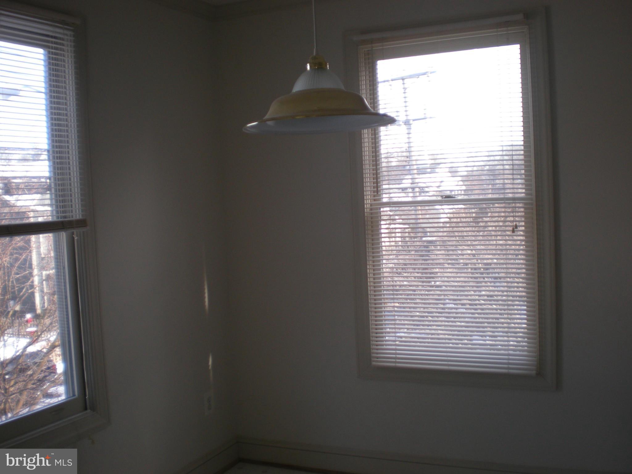 102 Dry Mill Road Southwest, Unit 201 Leesburg, VA 20175 - Photo 6 of 16 Dining Room