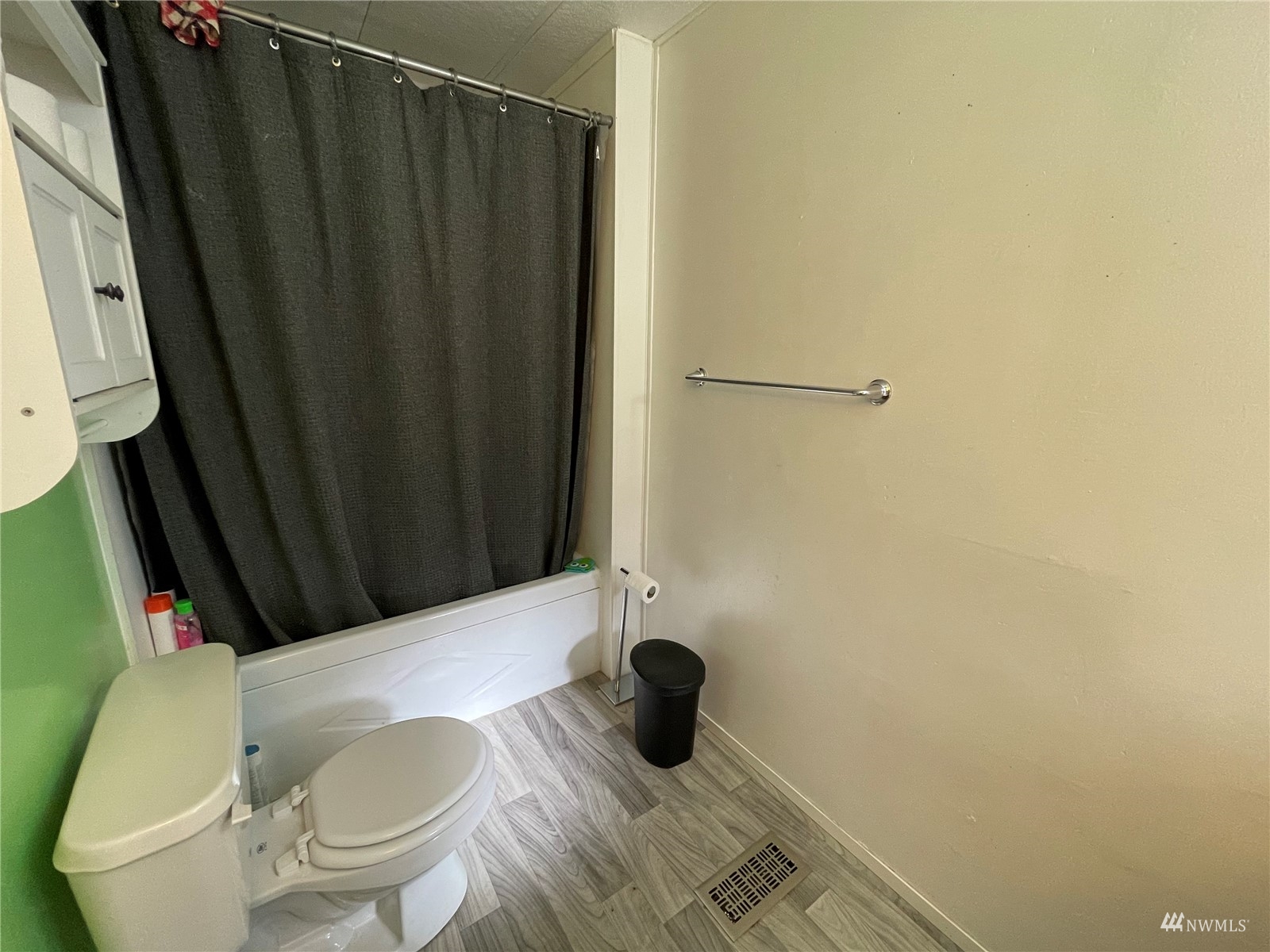789 Amarillo Road Port Angeles, WA 98362 - Photo 26 of 39 a bathroom with a sink and a mirror