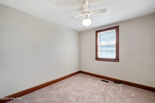 $157,000 | 706 Miami Avenue, Wallace, NC 28466