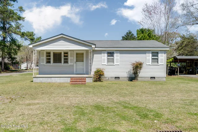 $157,000 | 706 Miami Avenue, Wallace, NC 28466