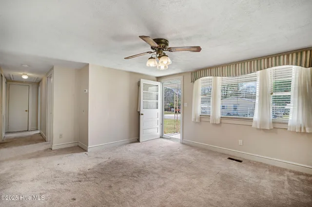 $157,000 | 706 Miami Avenue, Wallace, NC 28466