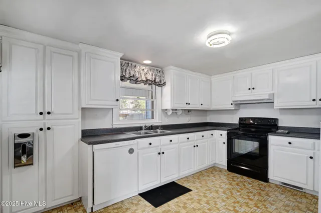 $157,000 | 706 Miami Avenue, Wallace, NC 28466