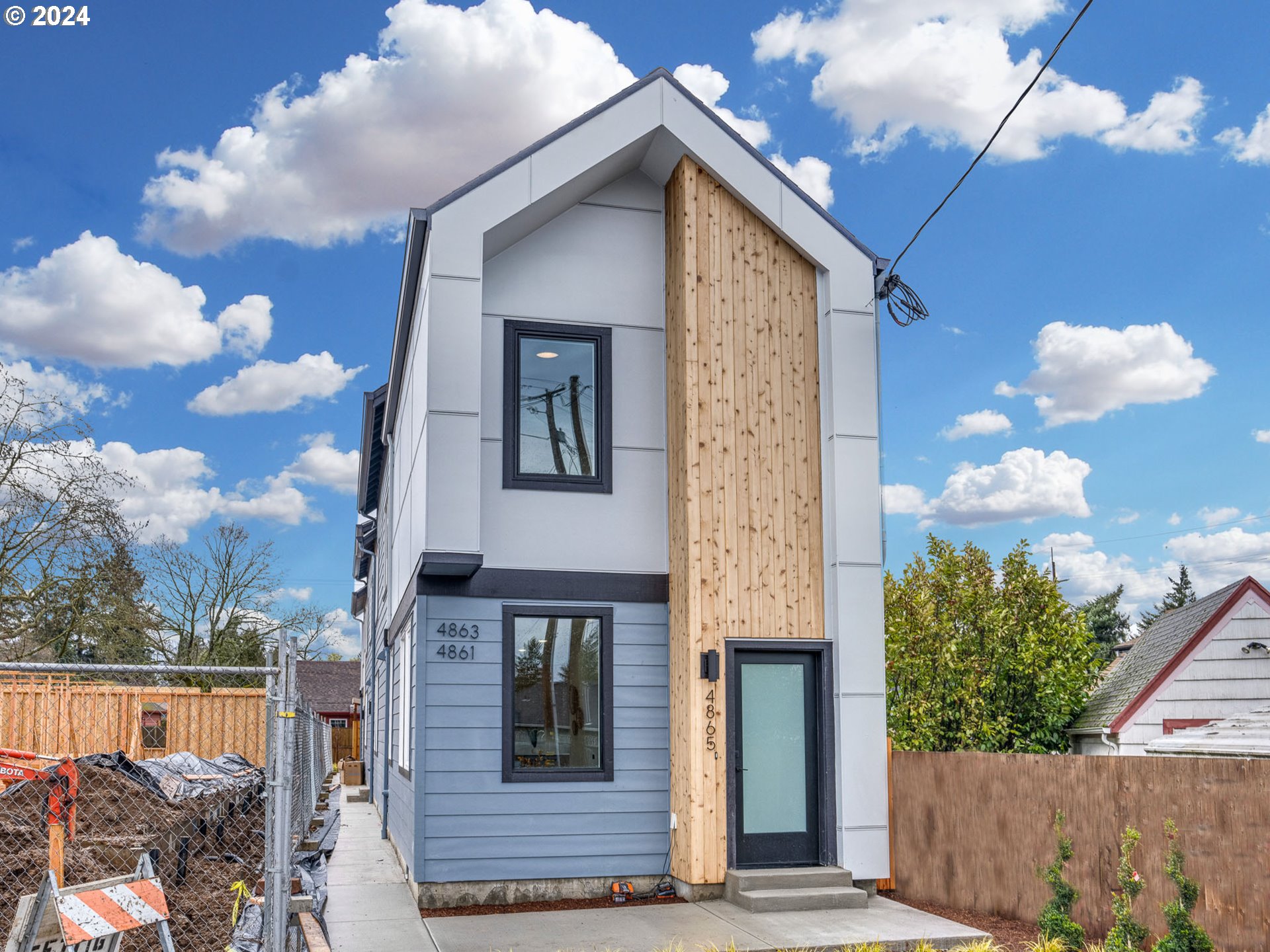 4859 Northeast Cully Blvd