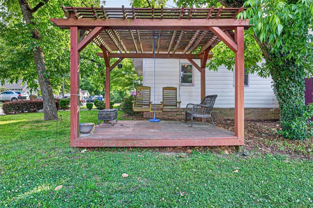 178 Hamilton Avenue Winder, GA 30680 - Photo 3 of 35