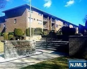 $2,000 | 464 B Liberty Street, Unit 206, Little Ferry, NJ 07643